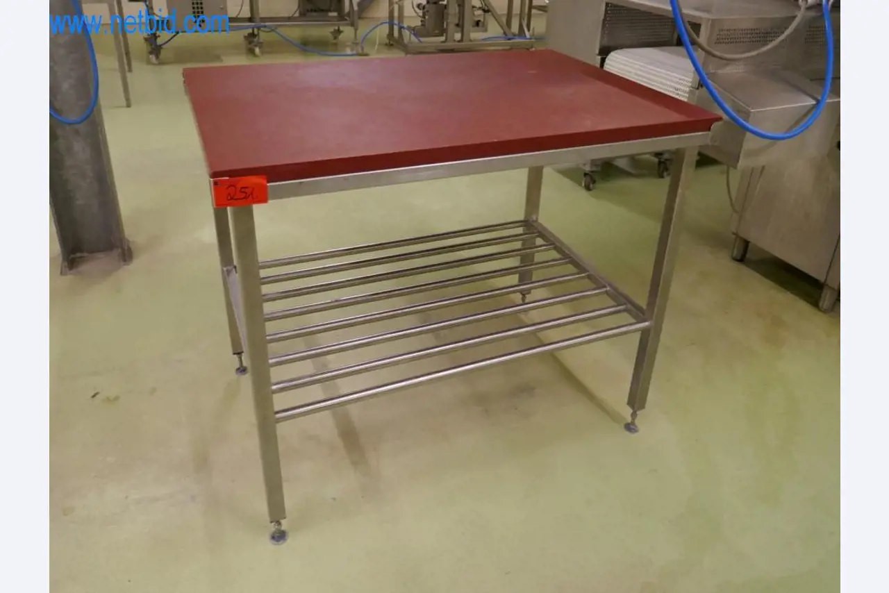 Dobro vzdrževani stroji in tehnična oprema iz živilskopredelovalnega sektorja-26