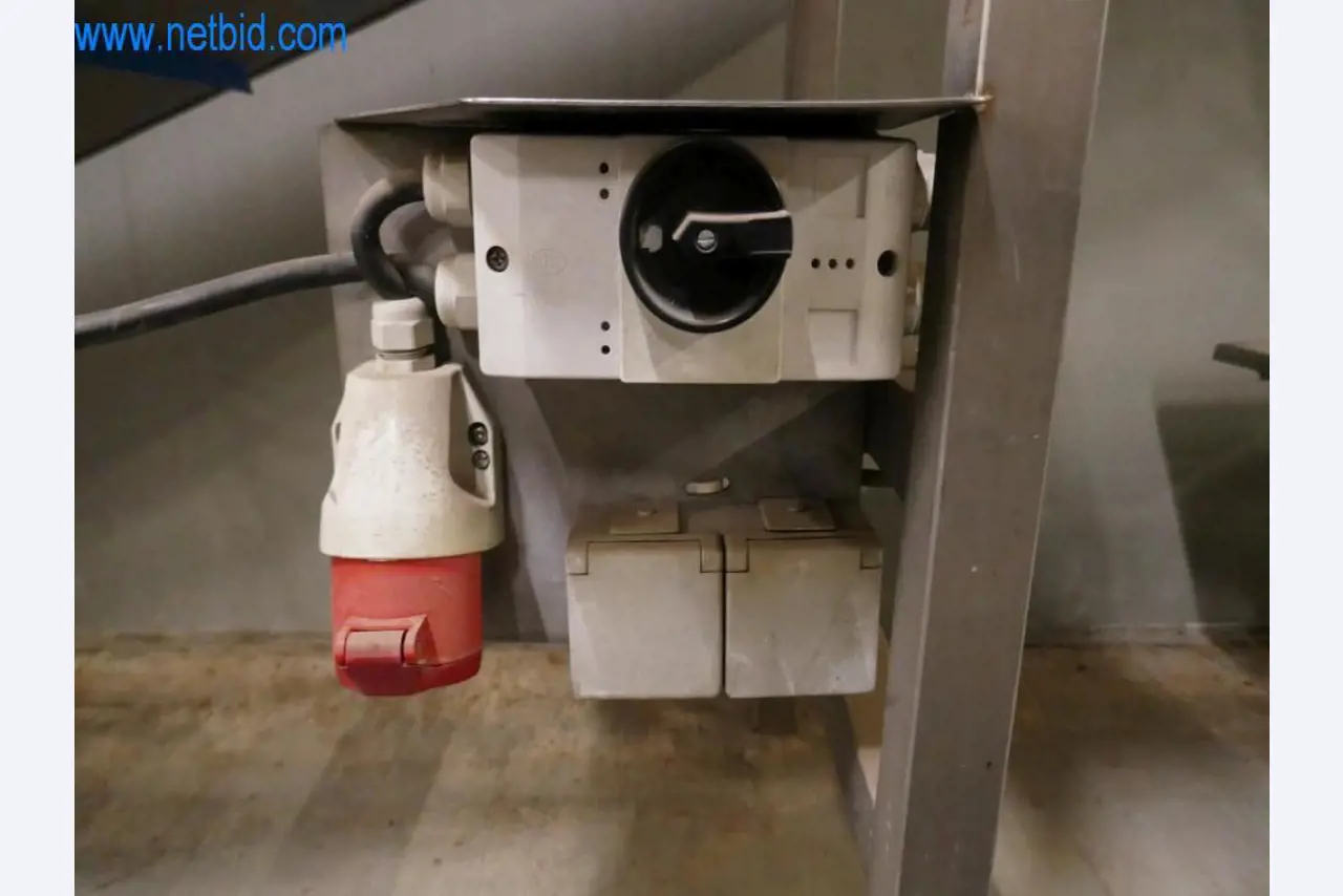 Dobro vzdrževani stroji in tehnična oprema iz živilskopredelovalnega sektorja-11