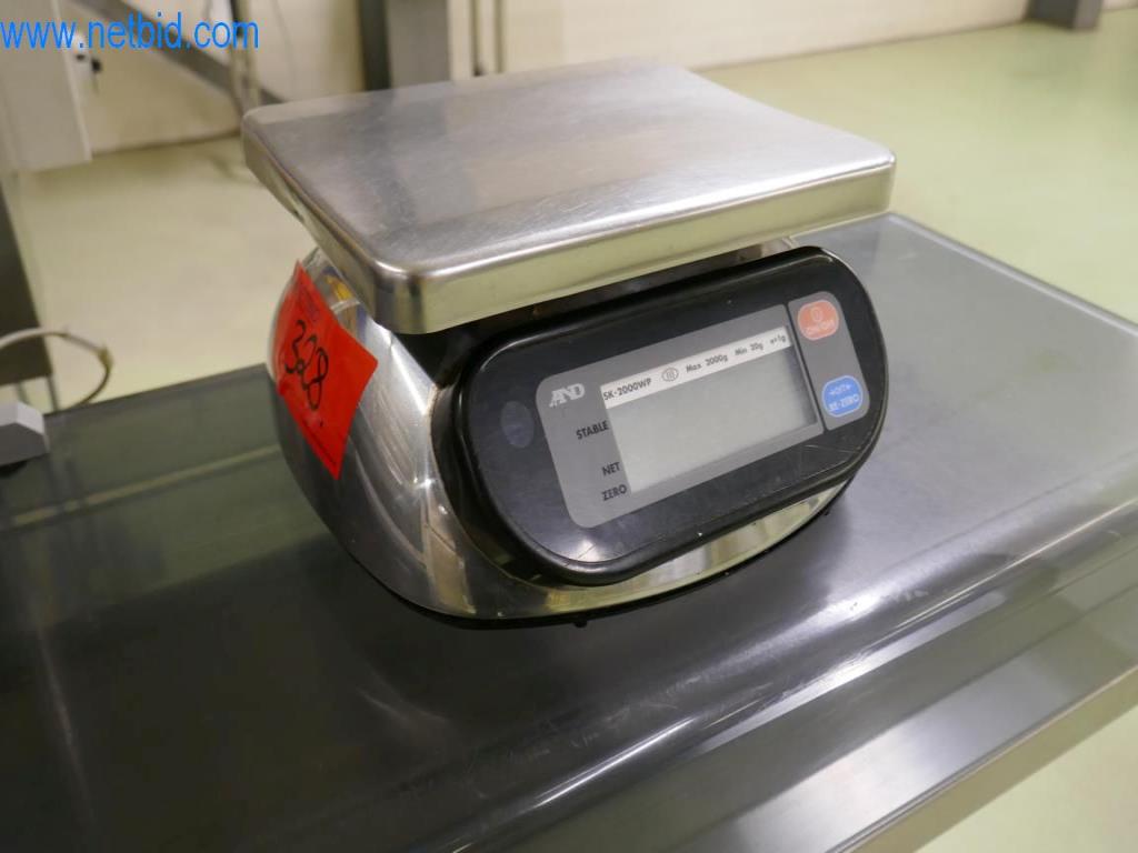 Gepflegte Maschinen und technische Anlagen aus dem Bereich der Lebensmittelverarbeitung-1