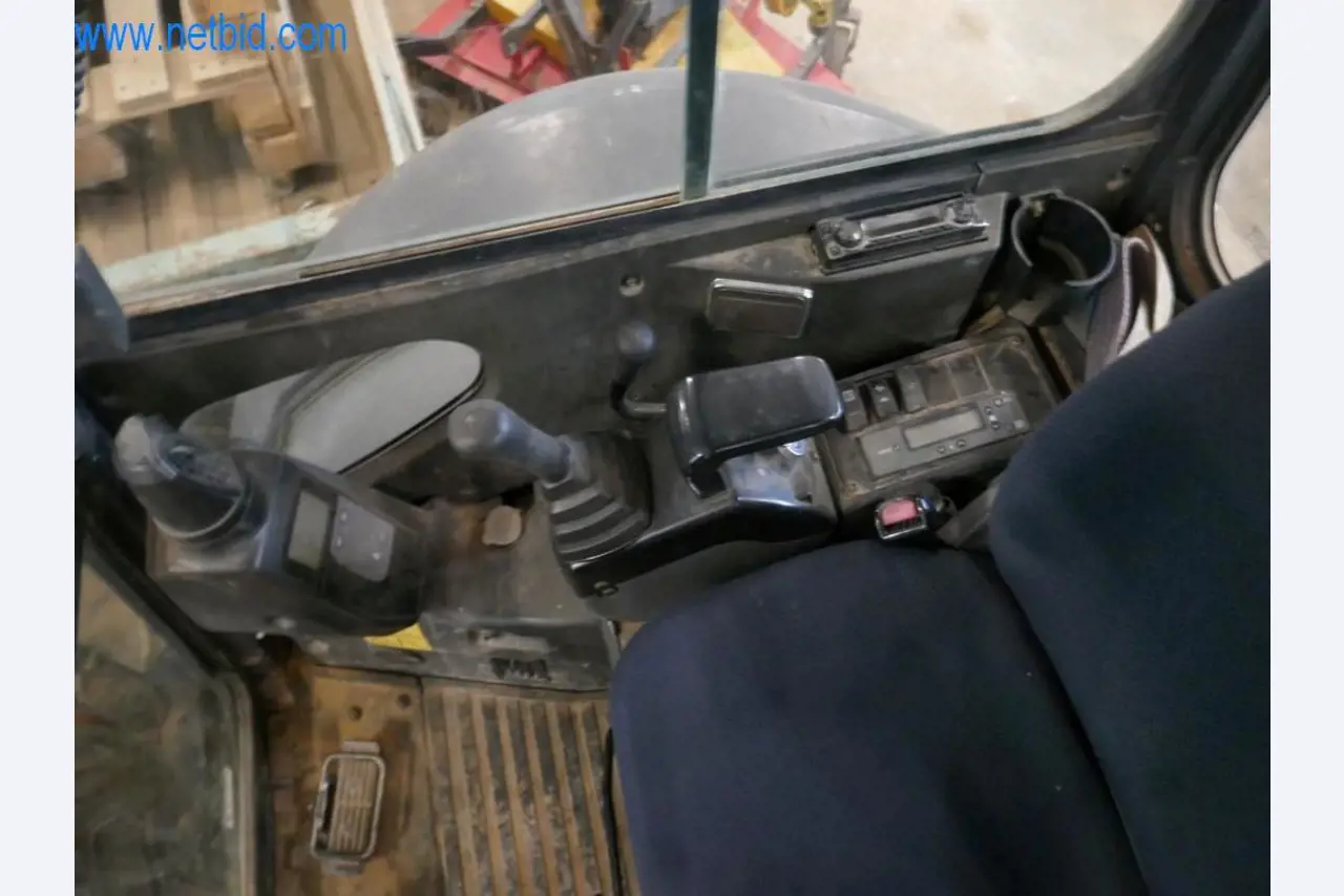 Máquinas e equipamentos técnicos do sector agroalimentar em bom estado de conservação-9