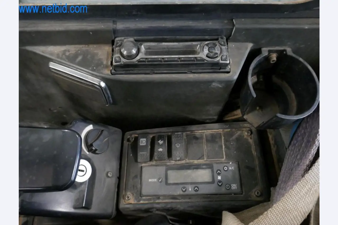 Máquinas e equipamentos técnicos do sector agroalimentar em bom estado de conservação-12