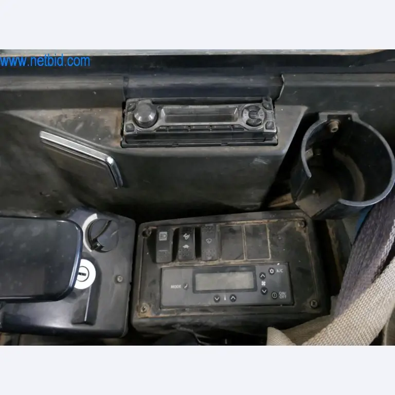 Máquinas e equipamentos técnicos do sector agroalimentar em bom estado de conservação-12