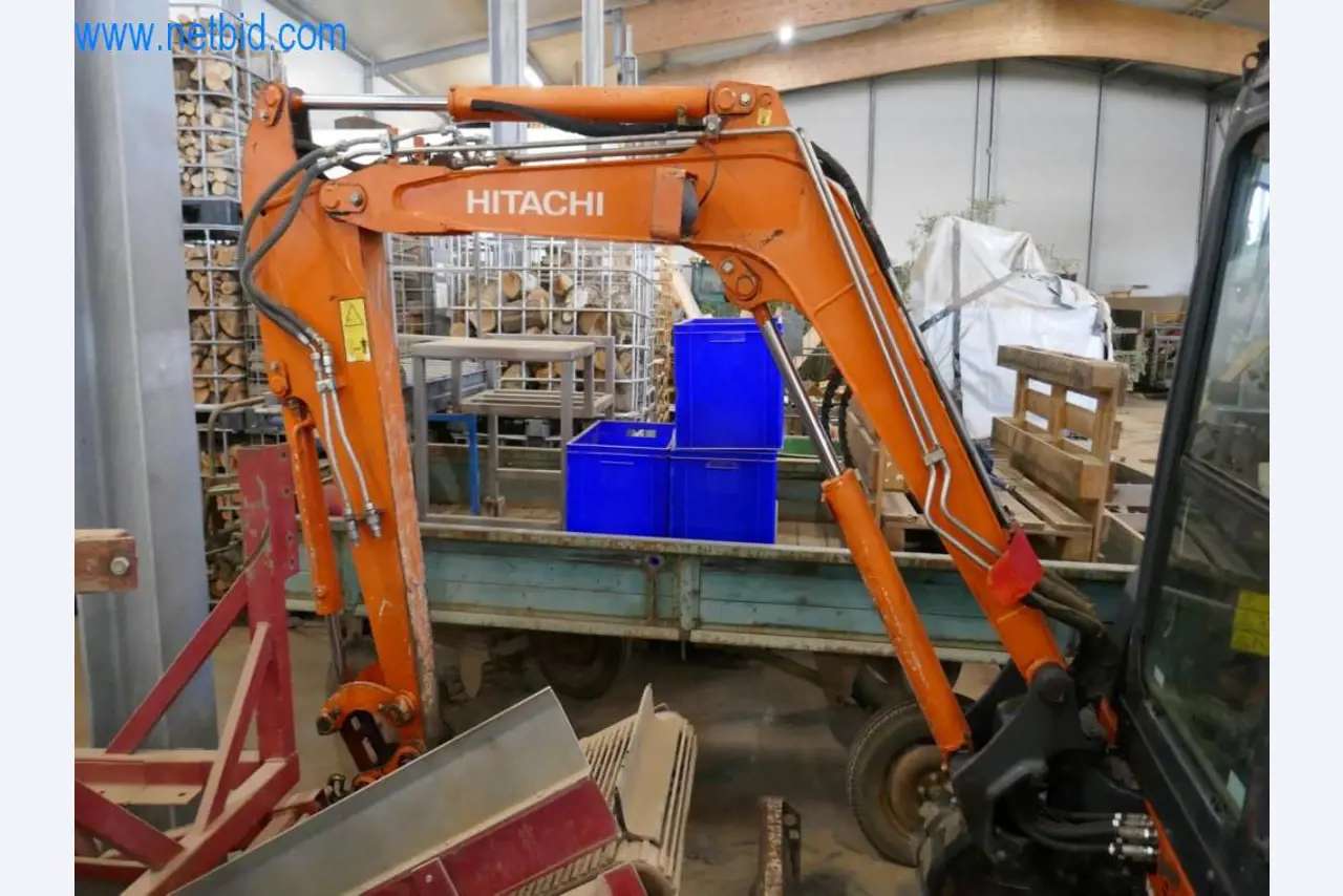 Máquinas e equipamentos técnicos do sector agroalimentar em bom estado de conservação-14