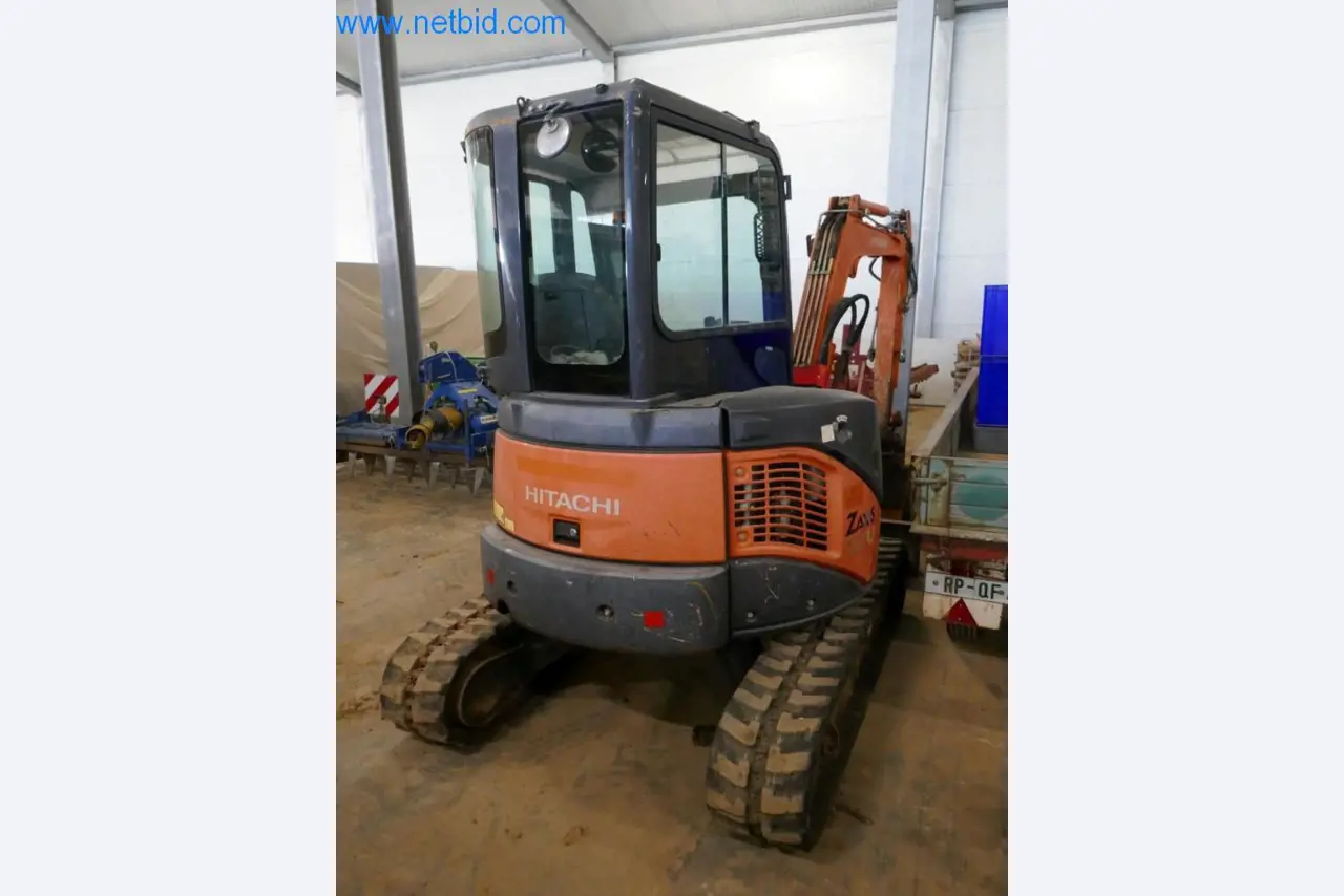 Máquinas e equipamentos técnicos do sector agroalimentar em bom estado de conservação-7