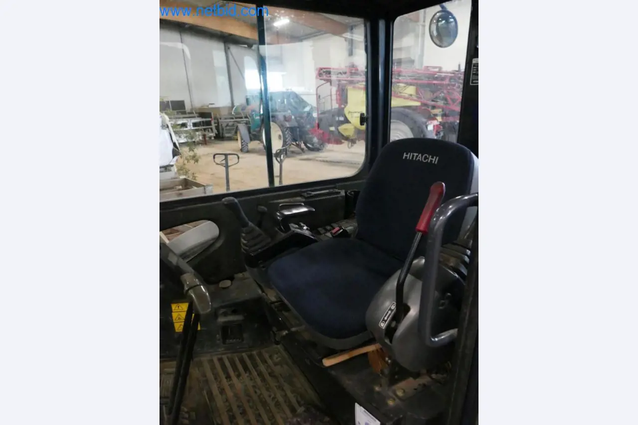 Máquinas e equipamentos técnicos do sector agroalimentar em bom estado de conservação-8