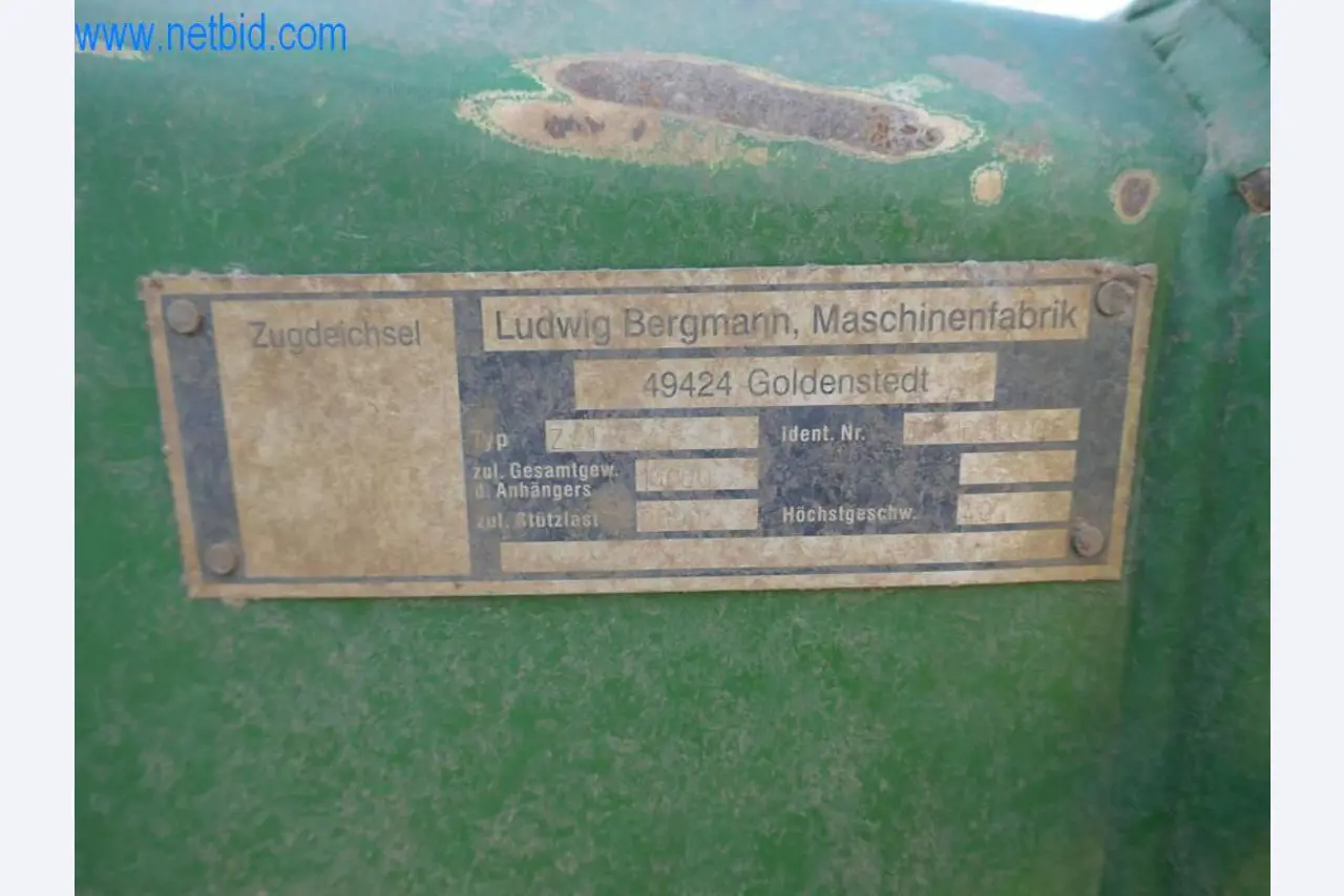 Máquinas e equipamentos técnicos do sector agroalimentar em bom estado de conservação-10