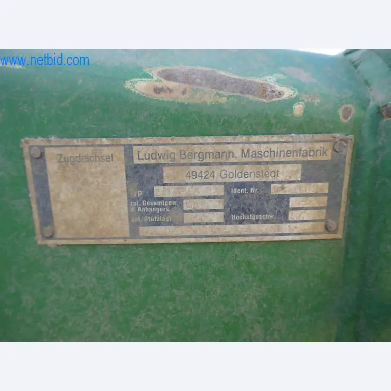 Máquinas e equipamentos técnicos do sector agroalimentar em bom estado de conservação-10