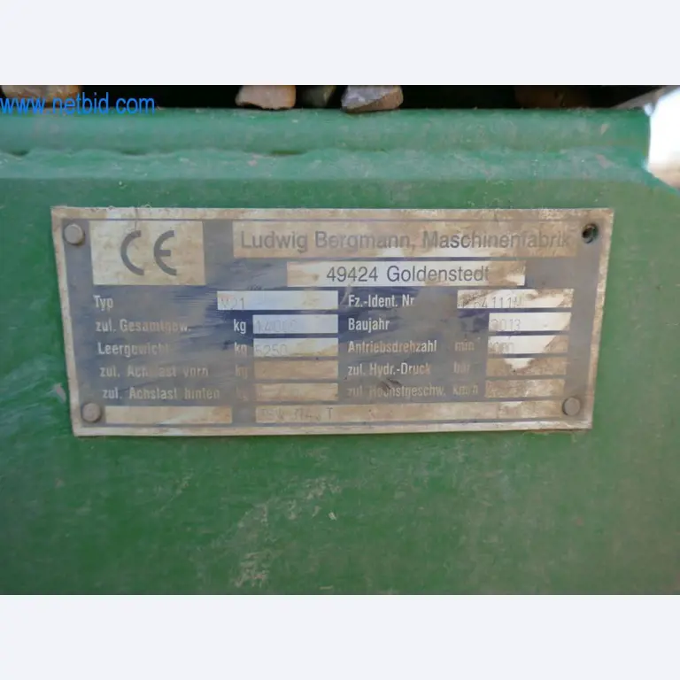 Máquinas e equipamentos técnicos do sector agroalimentar em bom estado de conservação-11