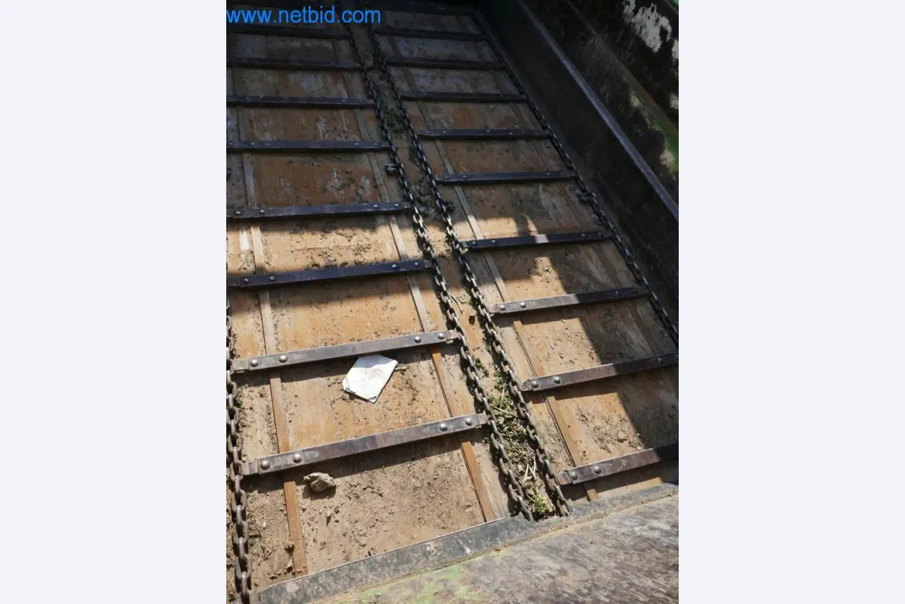 Máquinas e equipamentos técnicos do sector agroalimentar em bom estado de conservação-12