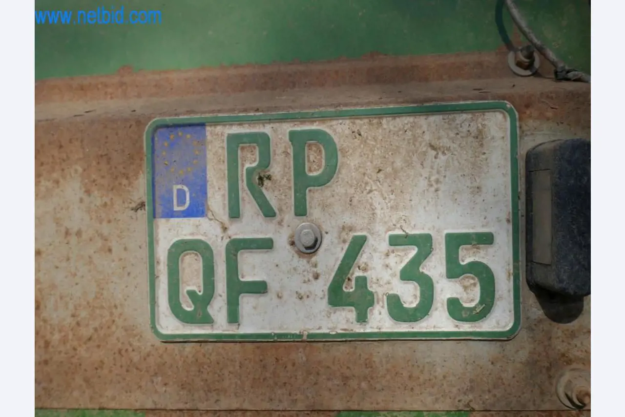 Máquinas e equipamentos técnicos do sector agroalimentar em bom estado de conservação-4