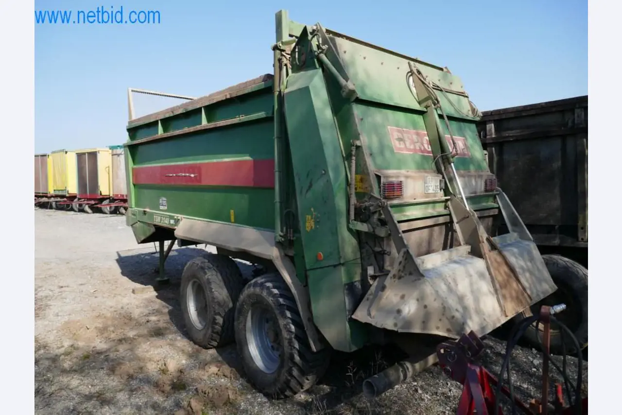 Máquinas e equipamentos técnicos do sector agroalimentar em bom estado de conservação-5