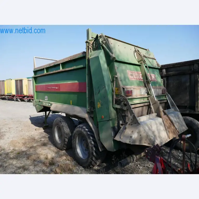 Máquinas e equipamentos técnicos do sector agroalimentar em bom estado de conservação-5