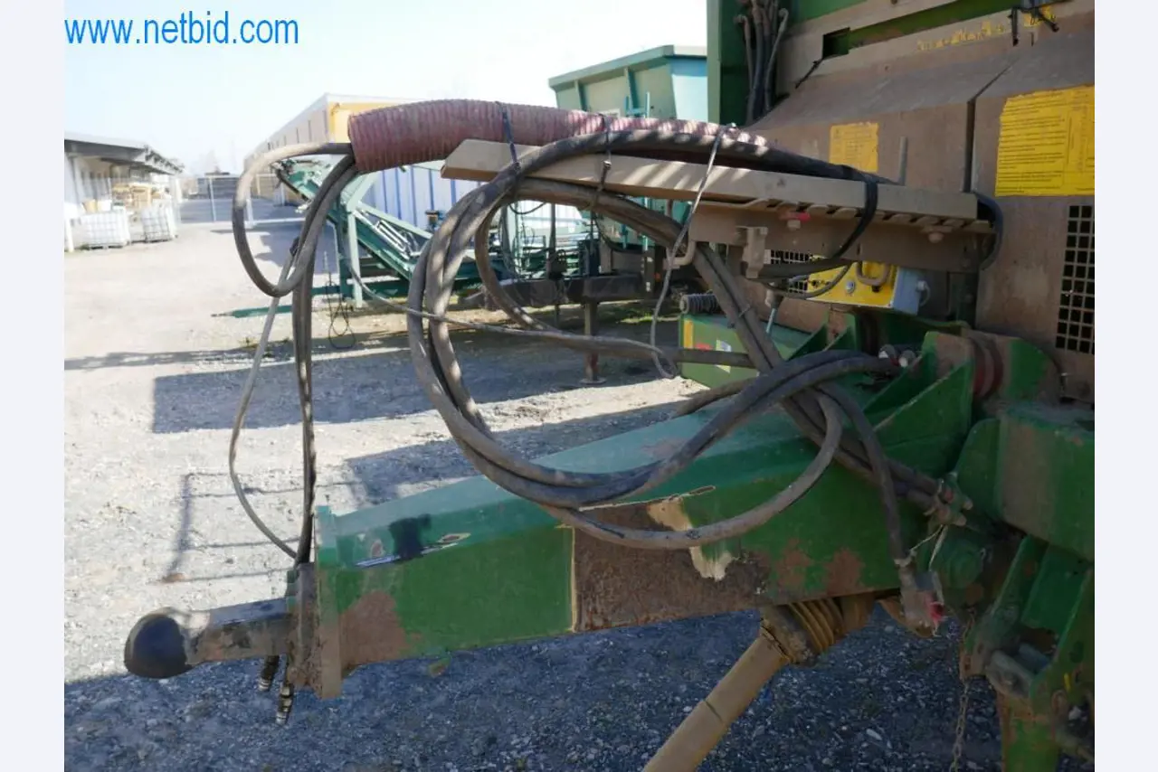 Máquinas e equipamentos técnicos do sector agroalimentar em bom estado de conservação-8