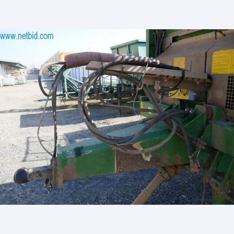 Máquinas e equipamentos técnicos do sector agroalimentar em bom estado de conservação-8