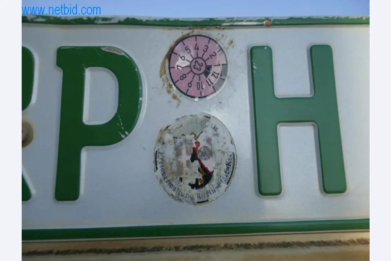 Máquinas e equipamentos técnicos do sector agroalimentar em bom estado de conservação-9