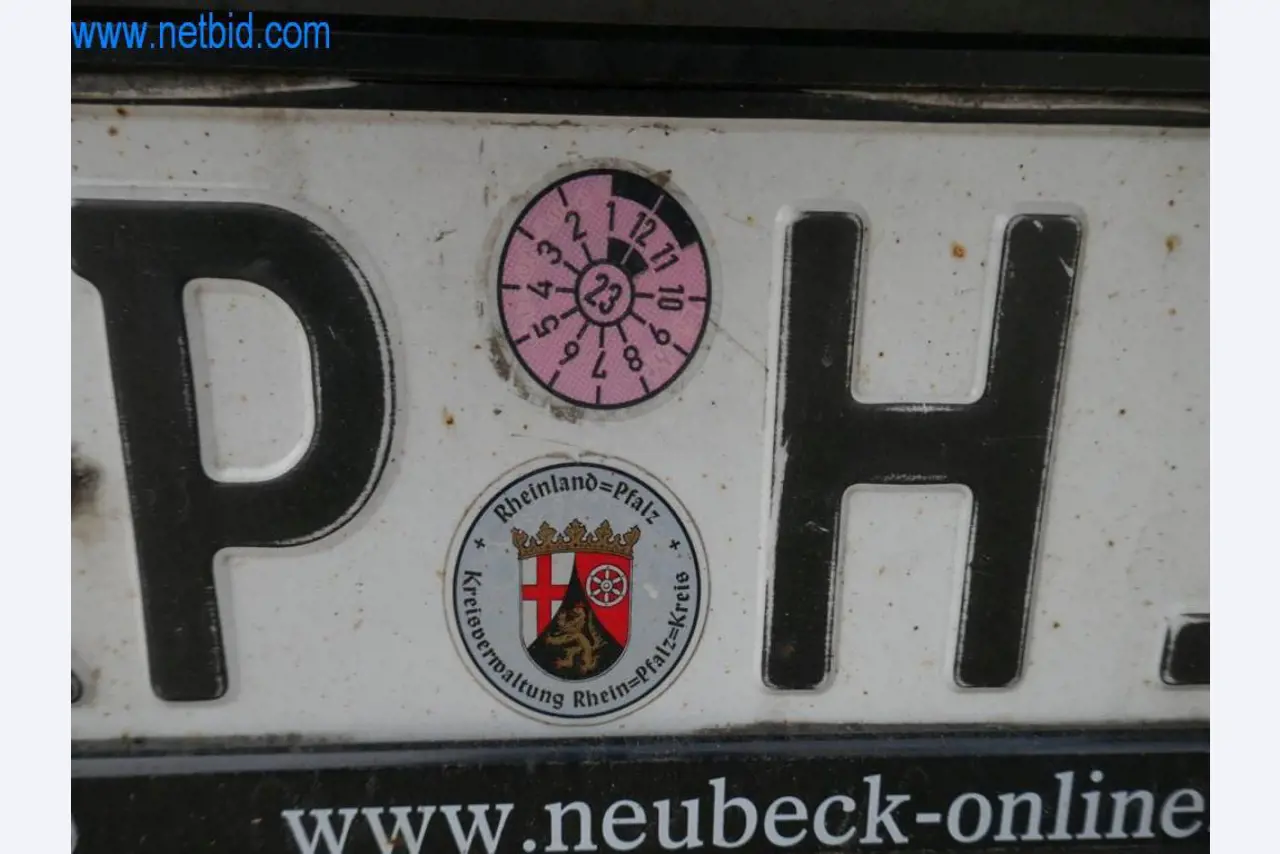 Máquinas e equipamentos técnicos do sector agroalimentar em bom estado de conservação-12