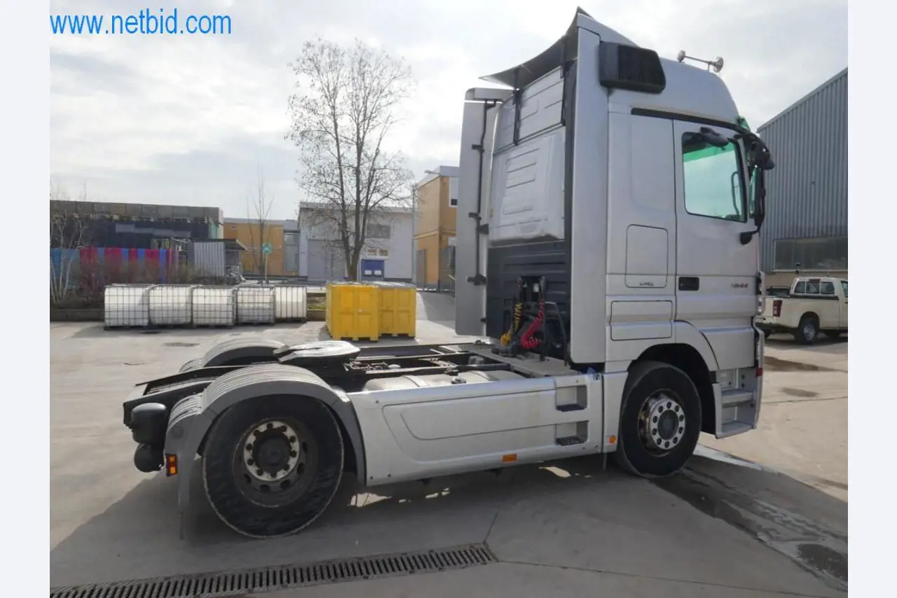 Máquinas e equipamentos técnicos do sector agroalimentar em bom estado de conservação-13