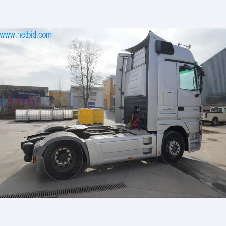 Máquinas e equipamentos técnicos do sector agroalimentar em bom estado de conservação-13