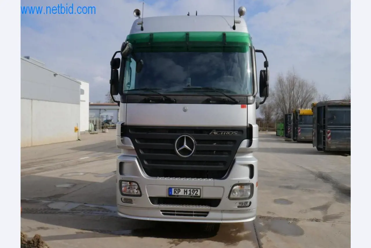 Máquinas e equipamentos técnicos do sector agroalimentar em bom estado de conservação-16