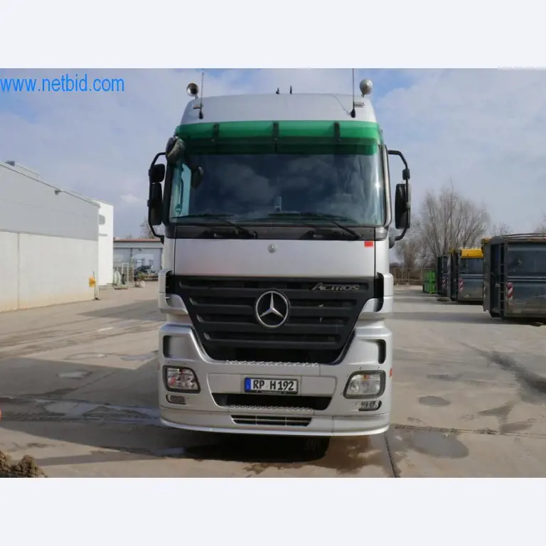 Máquinas e equipamentos técnicos do sector agroalimentar em bom estado de conservação-16