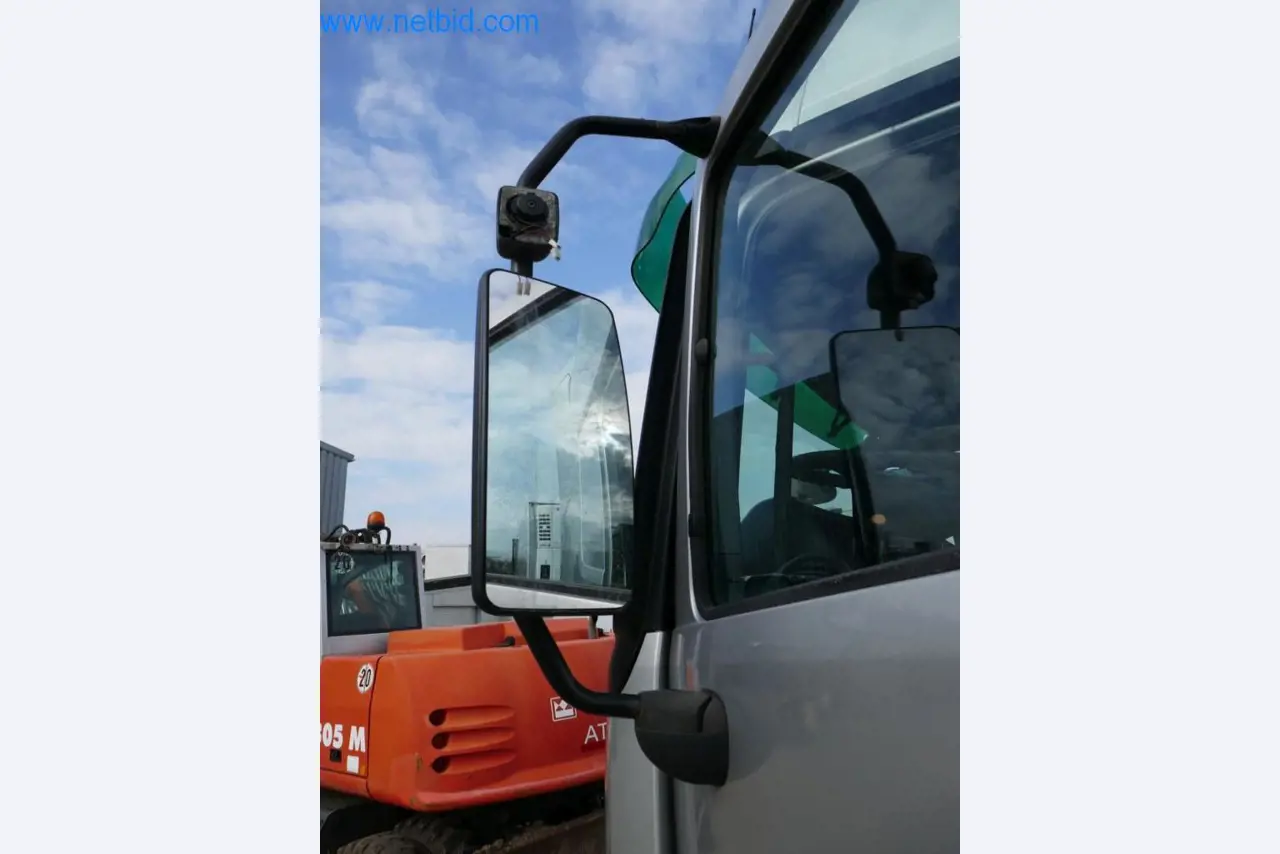 Máquinas e equipamentos técnicos do sector agroalimentar em bom estado de conservação-18