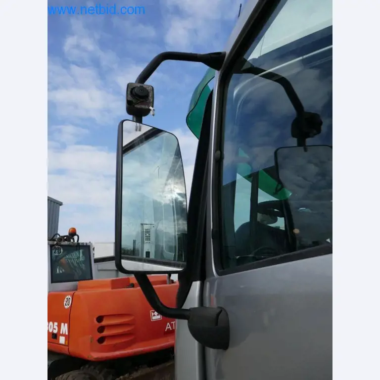 Máquinas e equipamentos técnicos do sector agroalimentar em bom estado de conservação-18