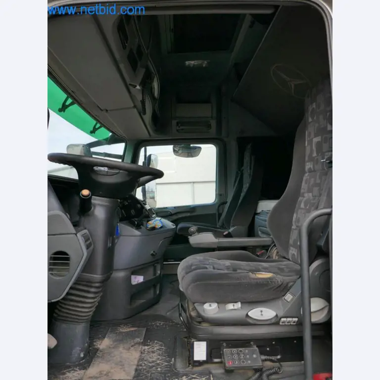 Máquinas e equipamentos técnicos do sector agroalimentar em bom estado de conservação-19