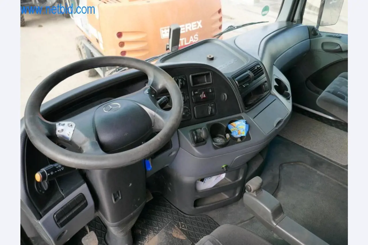 Máquinas e equipamentos técnicos do sector agroalimentar em bom estado de conservação-21