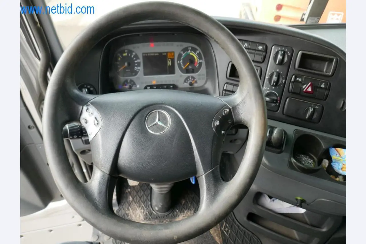 Máquinas e equipamentos técnicos do sector agroalimentar em bom estado de conservação-3