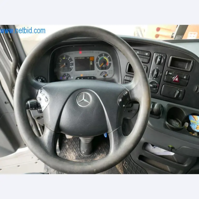 Máquinas e equipamentos técnicos do sector agroalimentar em bom estado de conservação-3