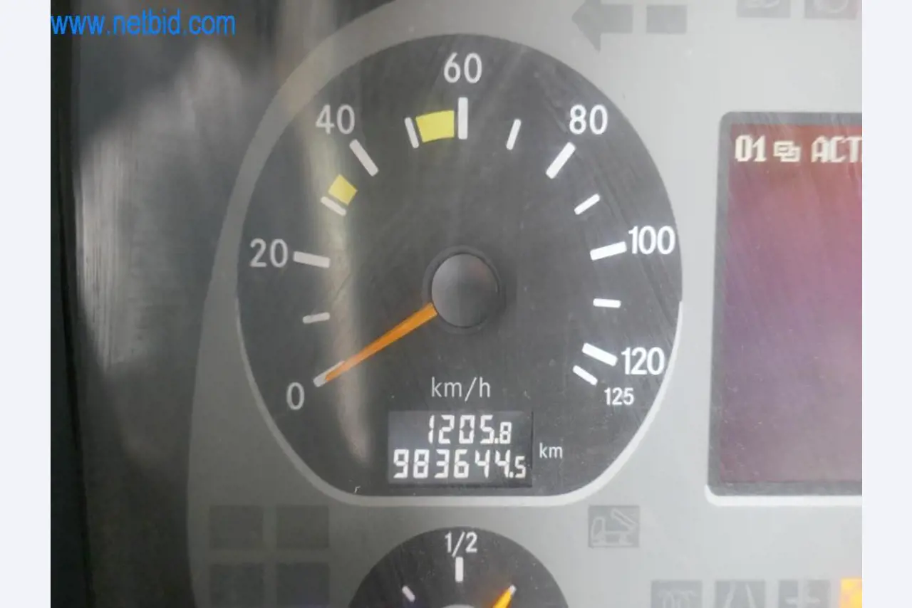 Máquinas e equipamentos técnicos do sector agroalimentar em bom estado de conservação-4