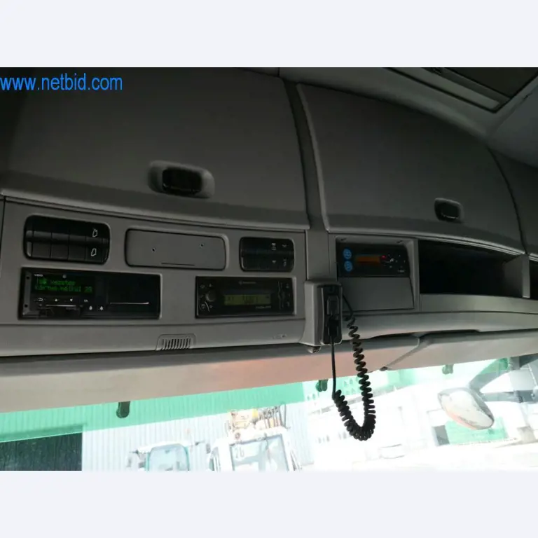 Máquinas e equipamentos técnicos do sector agroalimentar em bom estado de conservação-5