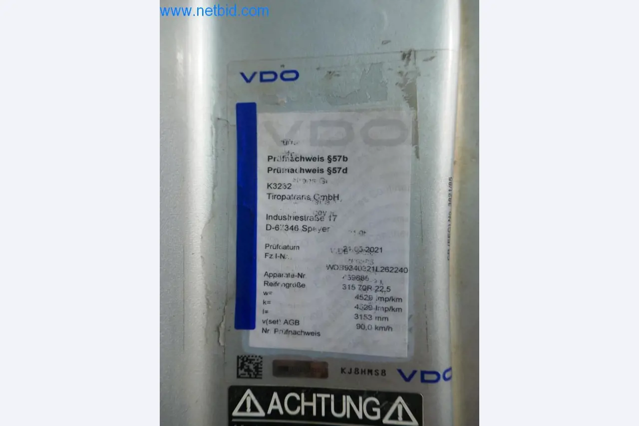 Máquinas e equipamentos técnicos do sector agroalimentar em bom estado de conservação-8