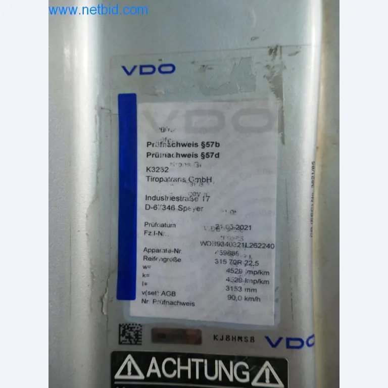 Máquinas e equipamentos técnicos do sector agroalimentar em bom estado de conservação-8