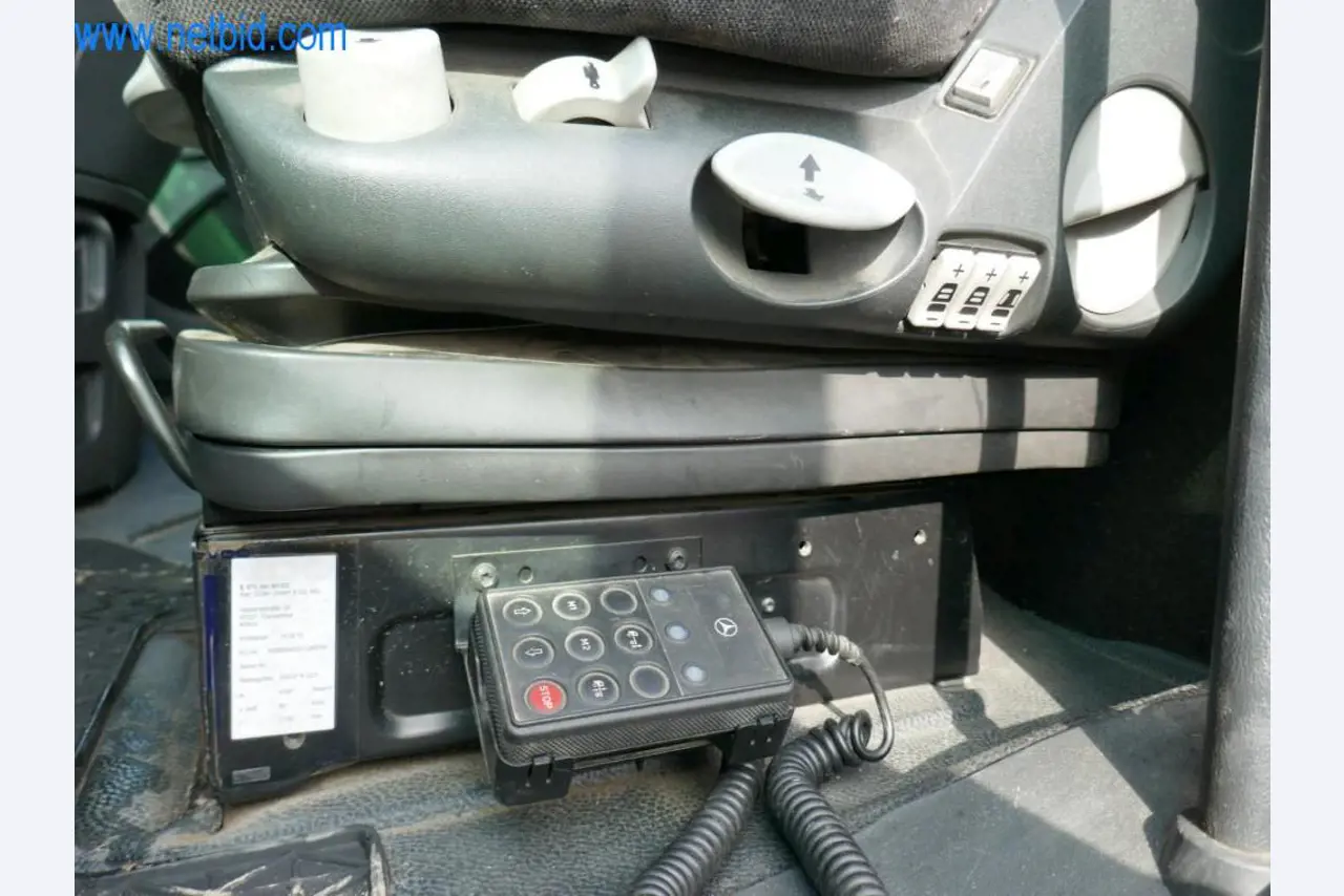 Máquinas e equipamentos técnicos do sector agroalimentar em bom estado de conservação-9