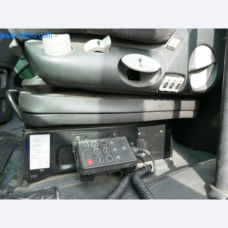 Máquinas e equipamentos técnicos do sector agroalimentar em bom estado de conservação-9