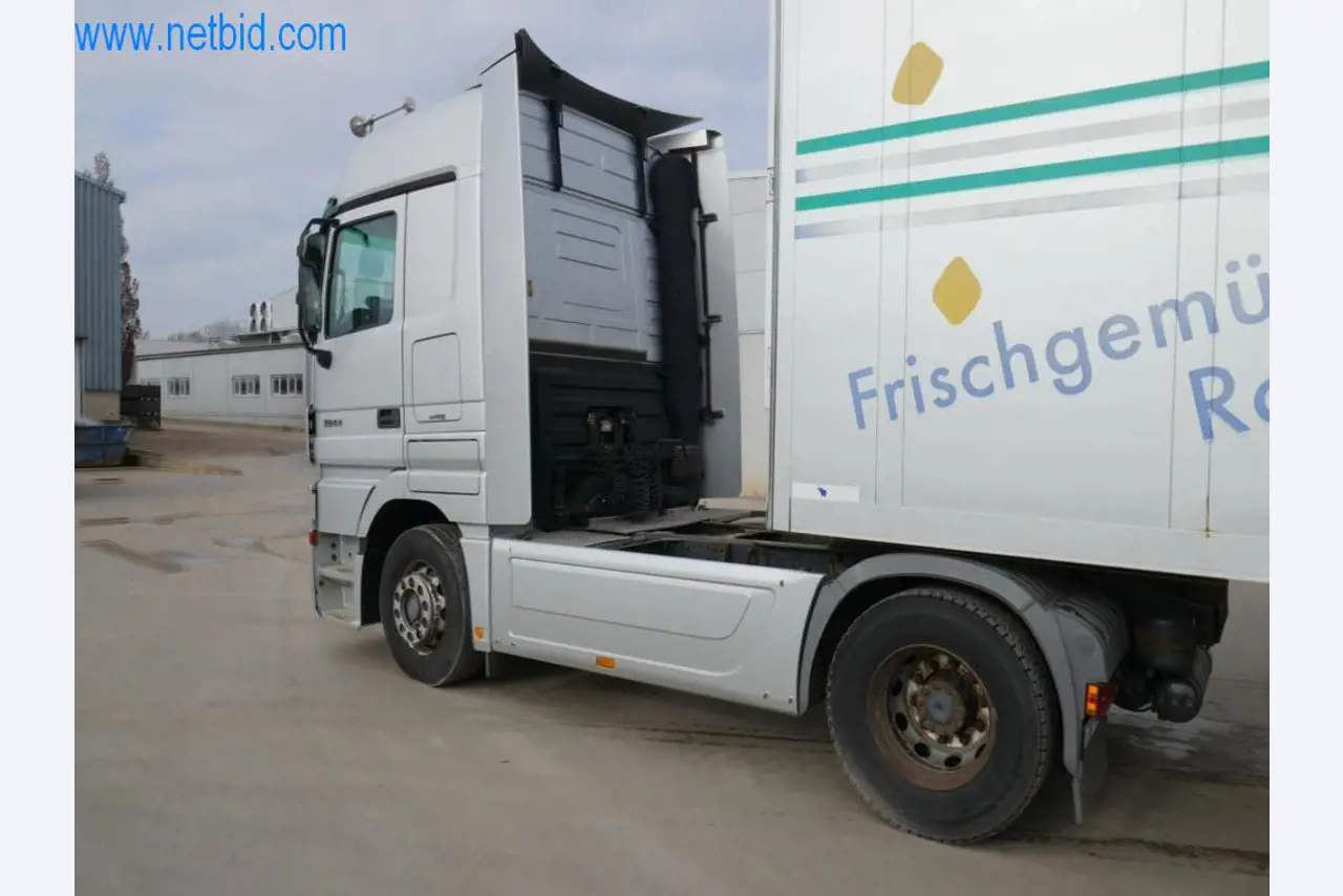 Máquinas e equipamentos técnicos do sector agroalimentar em bom estado de conservação-12