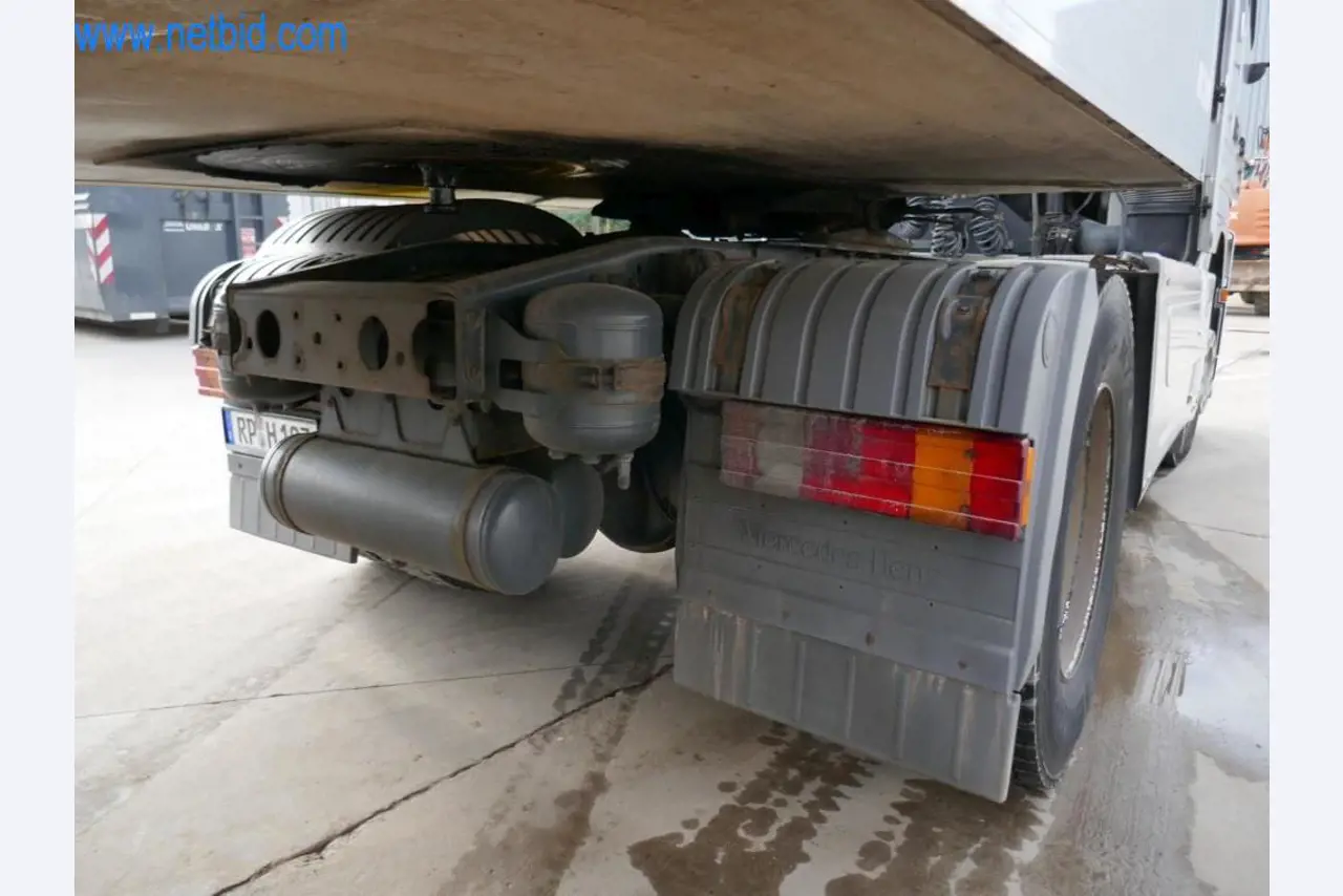 Máquinas e equipamentos técnicos do sector agroalimentar em bom estado de conservação-15