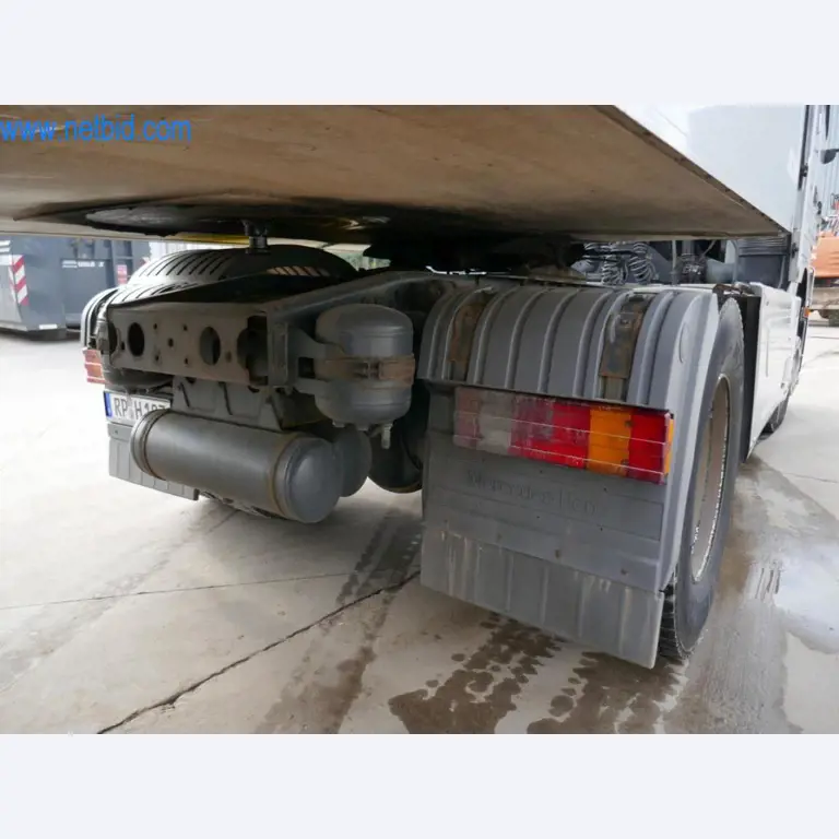 Máquinas e equipamentos técnicos do sector agroalimentar em bom estado de conservação-15