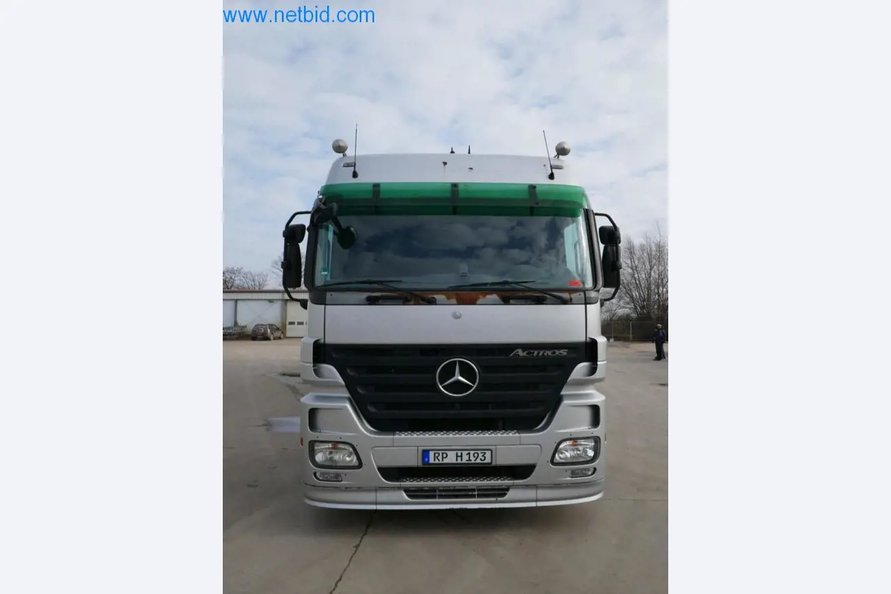 Máquinas e equipamentos técnicos do sector agroalimentar em bom estado de conservação-16