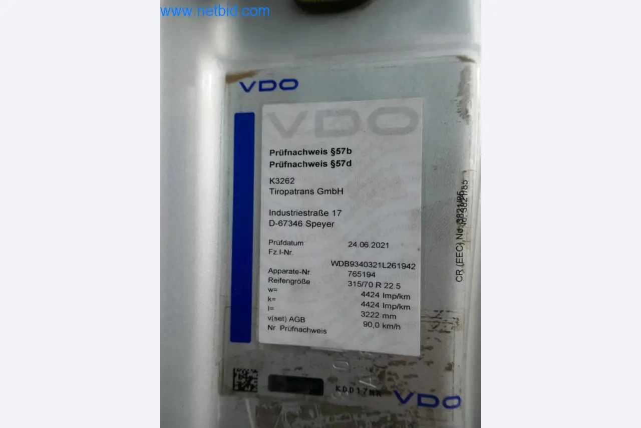 Máquinas e equipamentos técnicos do sector agroalimentar em bom estado de conservação-17