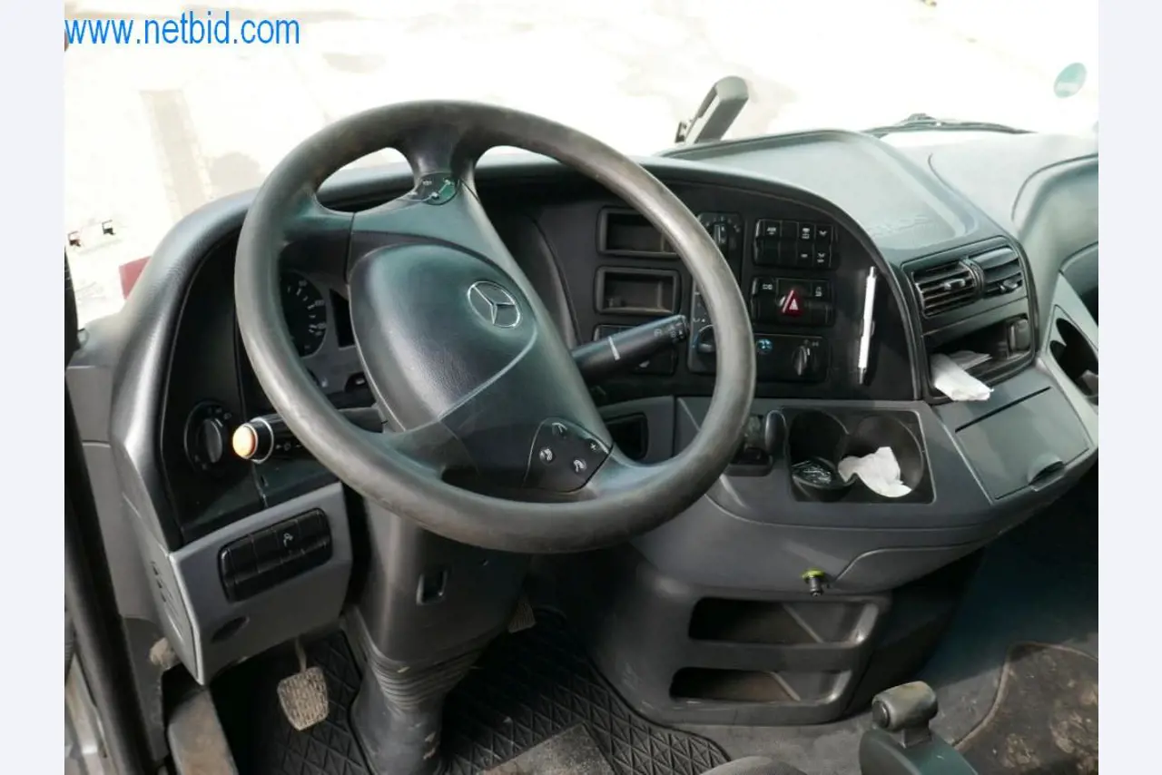 Máquinas e equipamentos técnicos do sector agroalimentar em bom estado de conservação-18