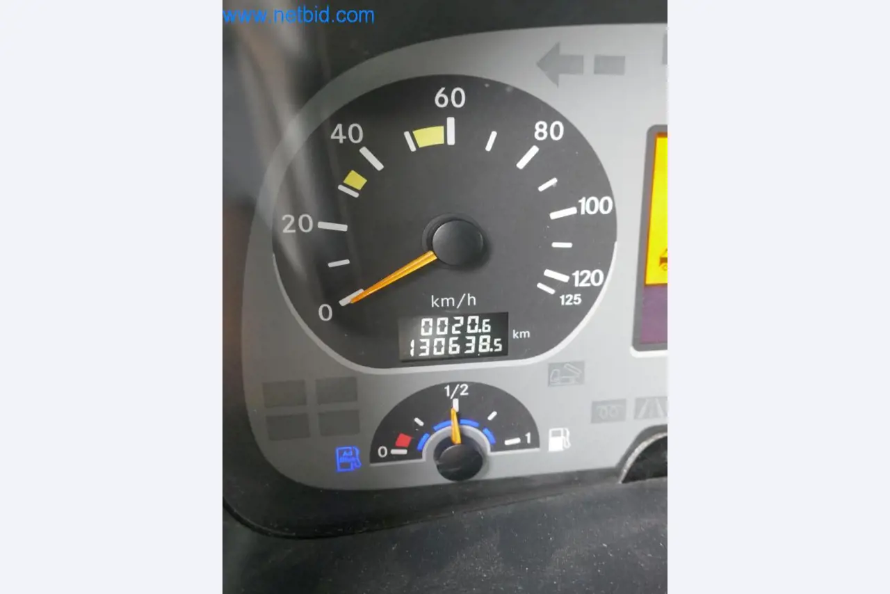 Máquinas e equipamentos técnicos do sector agroalimentar em bom estado de conservação-3