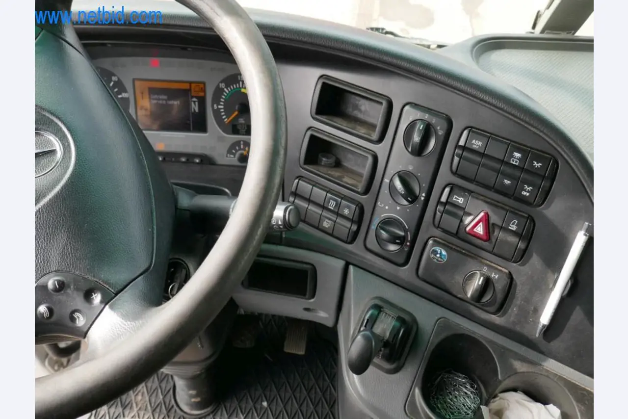 Máquinas e equipamentos técnicos do sector agroalimentar em bom estado de conservação-4