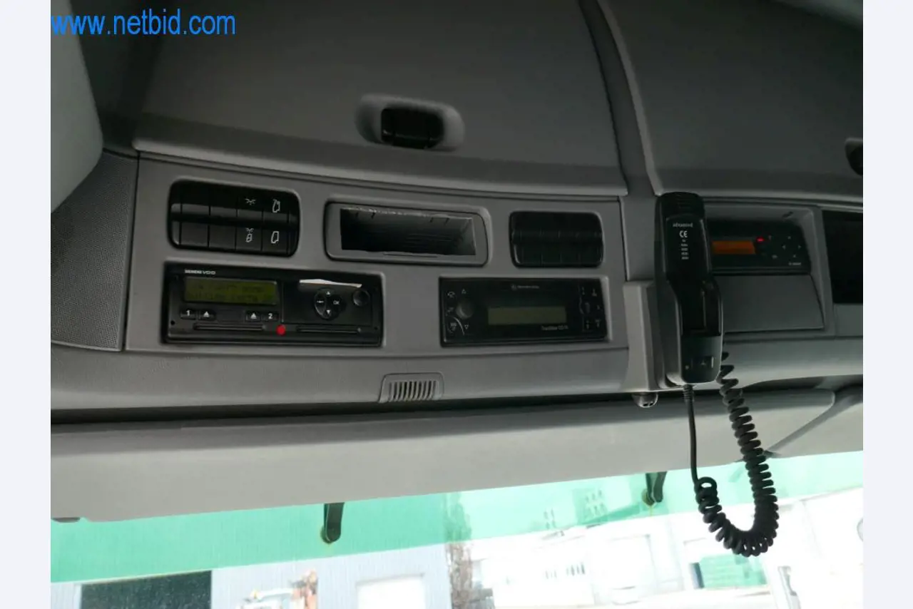 Máquinas e equipamentos técnicos do sector agroalimentar em bom estado de conservação-5