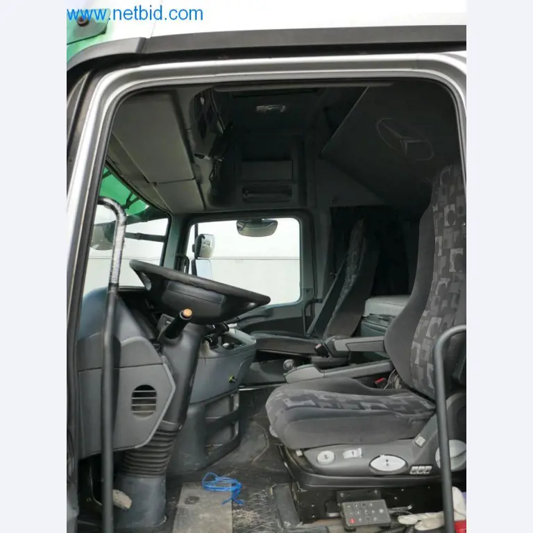 Máquinas e equipamentos técnicos do sector agroalimentar em bom estado de conservação-7