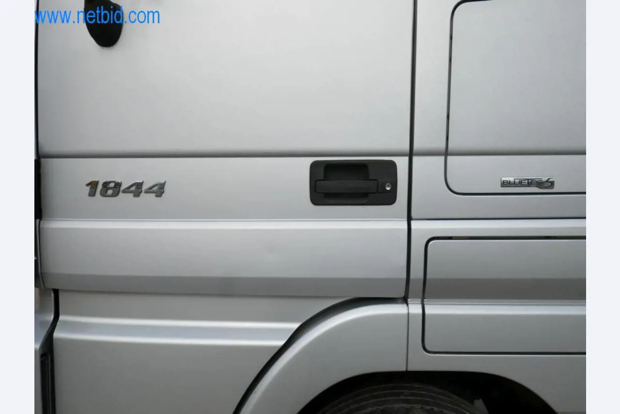 Máquinas e equipamentos técnicos do sector agroalimentar em bom estado de conservação-8