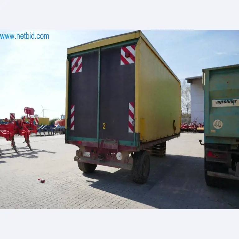 Máquinas e equipamentos técnicos do sector agroalimentar em bom estado de conservação-3