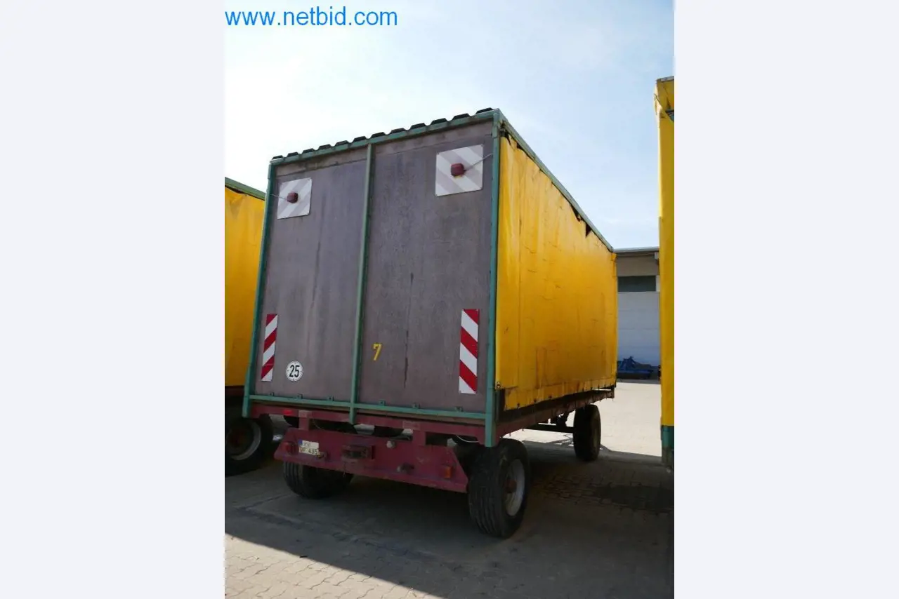 Máquinas e equipamentos técnicos do sector agroalimentar em bom estado de conservação-3