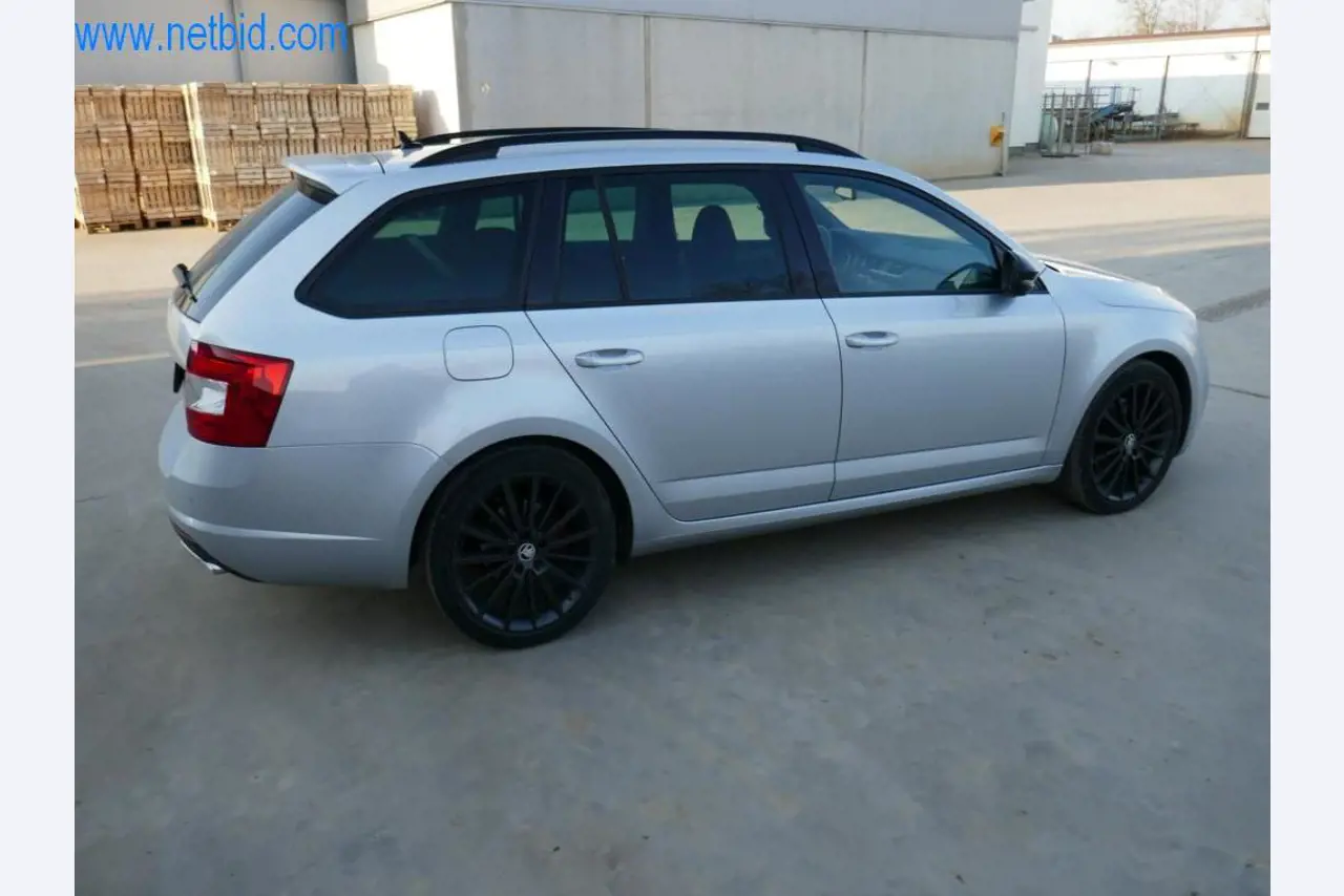 Máquinas e equipamentos técnicos do sector agroalimentar em bom estado de conservação-13